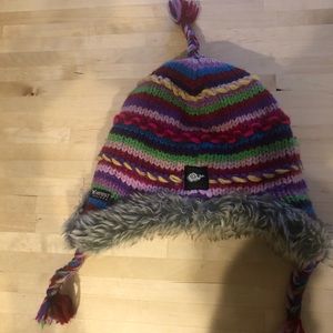 Everest kids hat size 5-12…worn maybe once